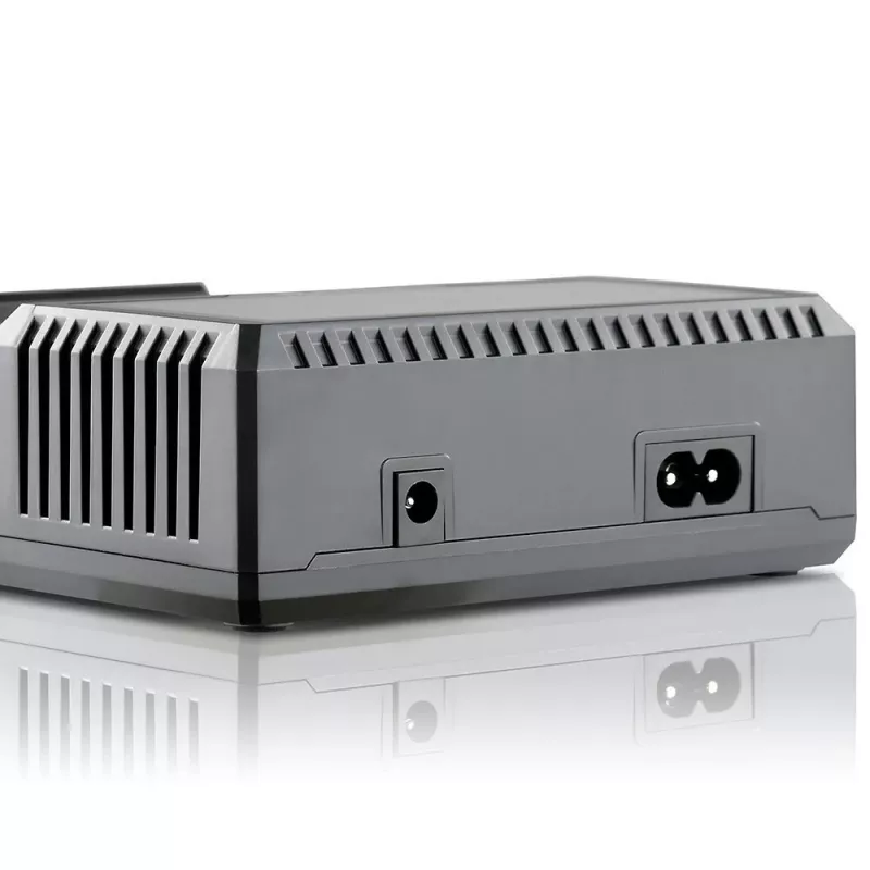 everActive UC-4200 lataaja sylinterimäisille Li-ion- ja Ni-MH-akuille