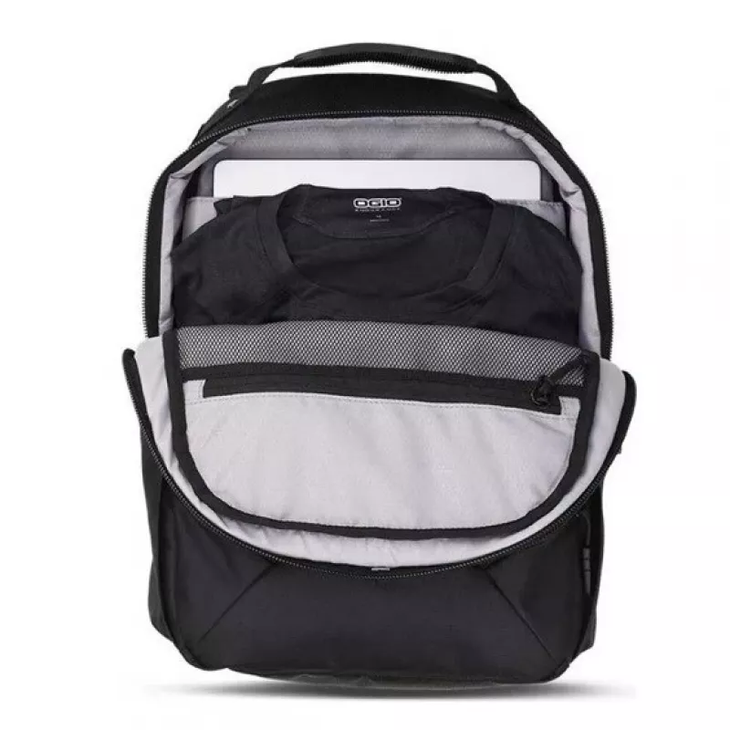 Ogio reppu Axle Dna musta A20261_B0074_NA