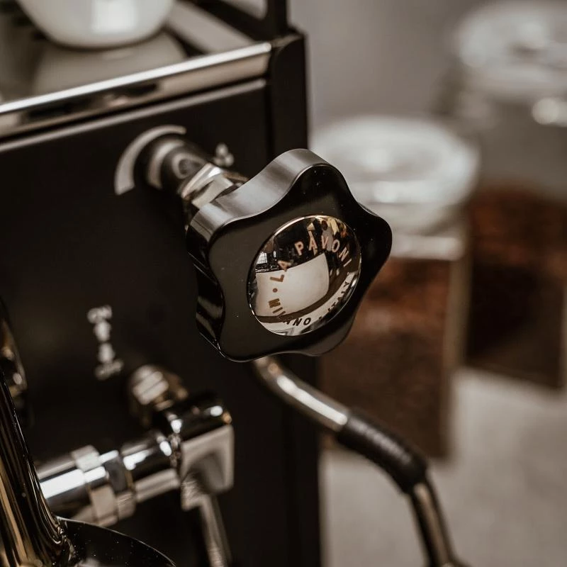 La Pavoni New Cellini Classic LPSCCB01EU espressokeitin, musta