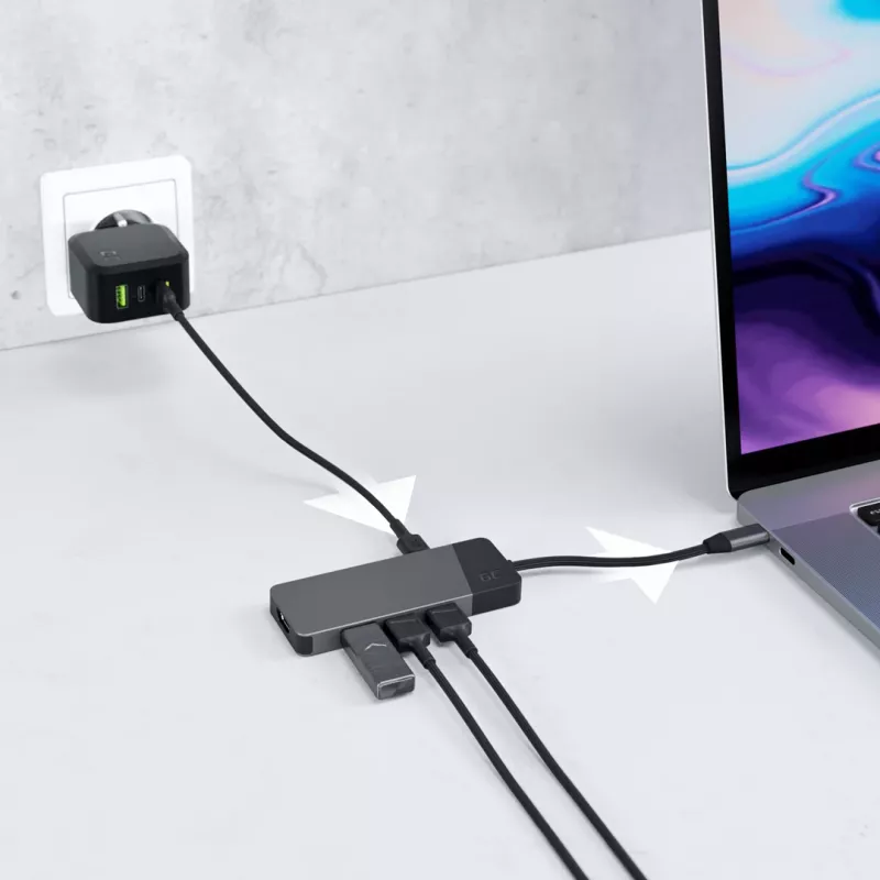 USB Type-C -keskitin Green Cell HUBGC01 — 7 liitäntää: 3×USB‑A 3.2 Gen 1, 1×USB‑C 3.2 Gen 1, HDMI, microSD+SD-kortinlukija — hopea