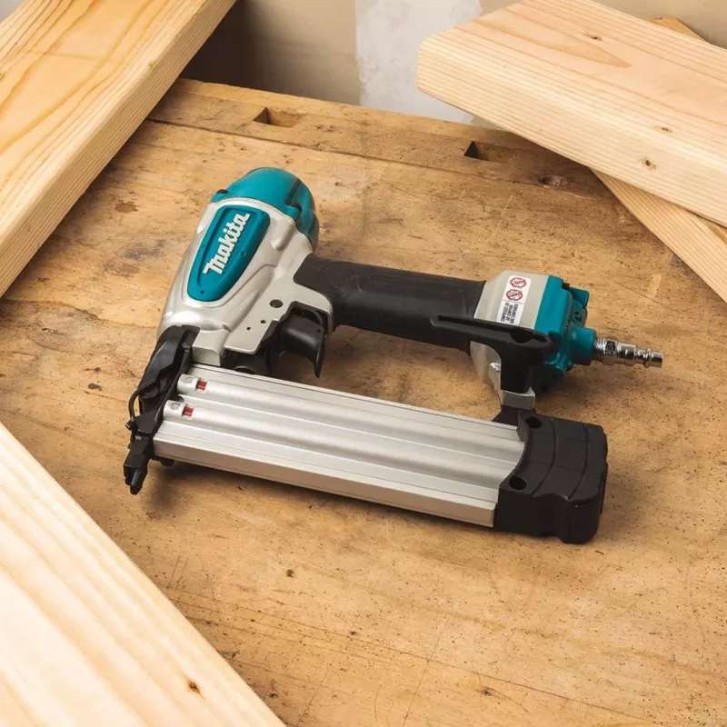 Makita AF506 paineilmanaulain