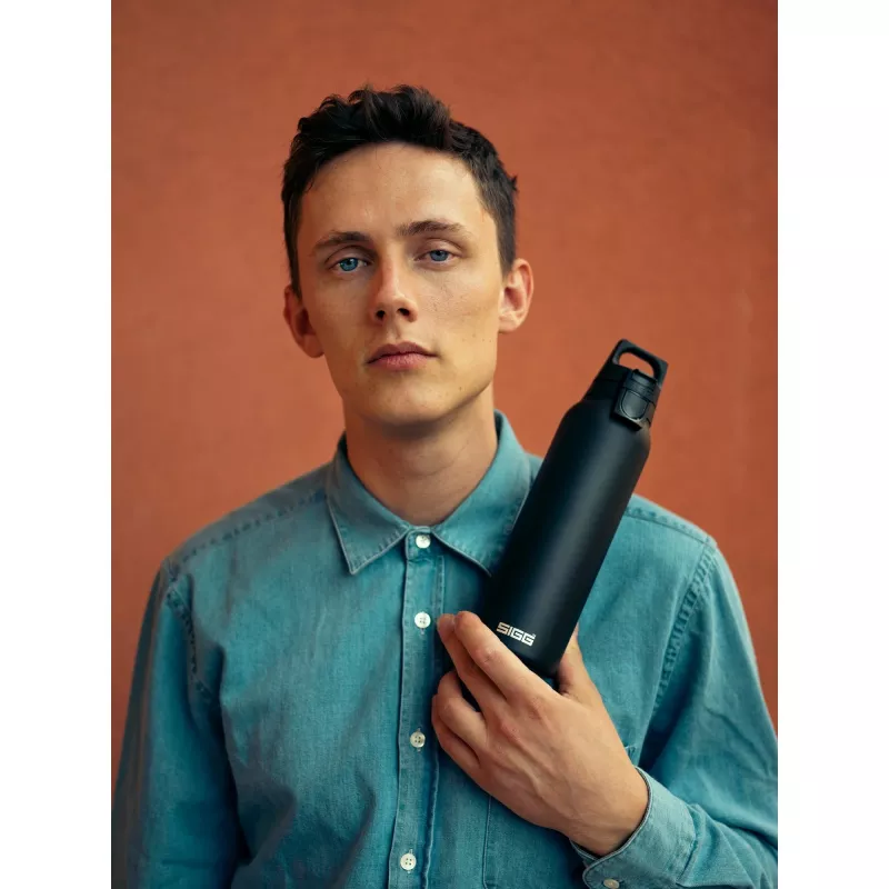 Termospullo SIGG 8998.10 0,55 L musta ruostumaton teräs