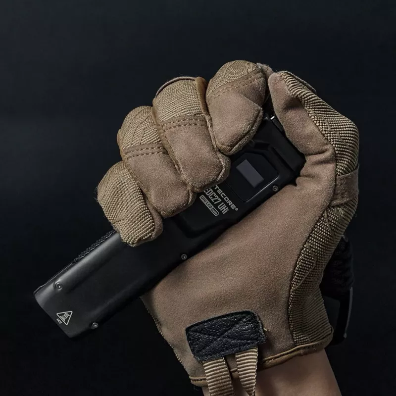 Käsivalaisin Nitecore EDC27 UHI musta LED ruostumaton teräs