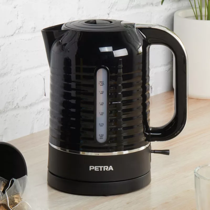 Sähköinen vedenkeitin Petra 1,7 l 3 kW musta