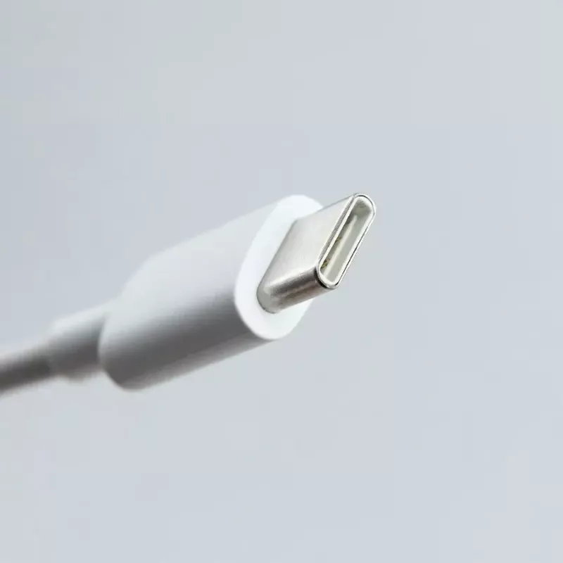 USB-C-lataus- ja pelikäyttökaapeli SUBSONIC SA5634 PS5:lle – johdollinen lataus ja datayhteys