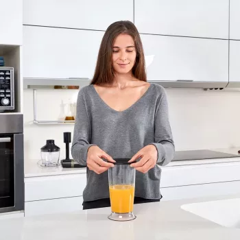Sauvasekoitin Black & Decker BXHBA1500E — 1500 W käsisekoitin ruostumattomalla varrella, 20 nopeutta, silppuri, vispilä, pulssi