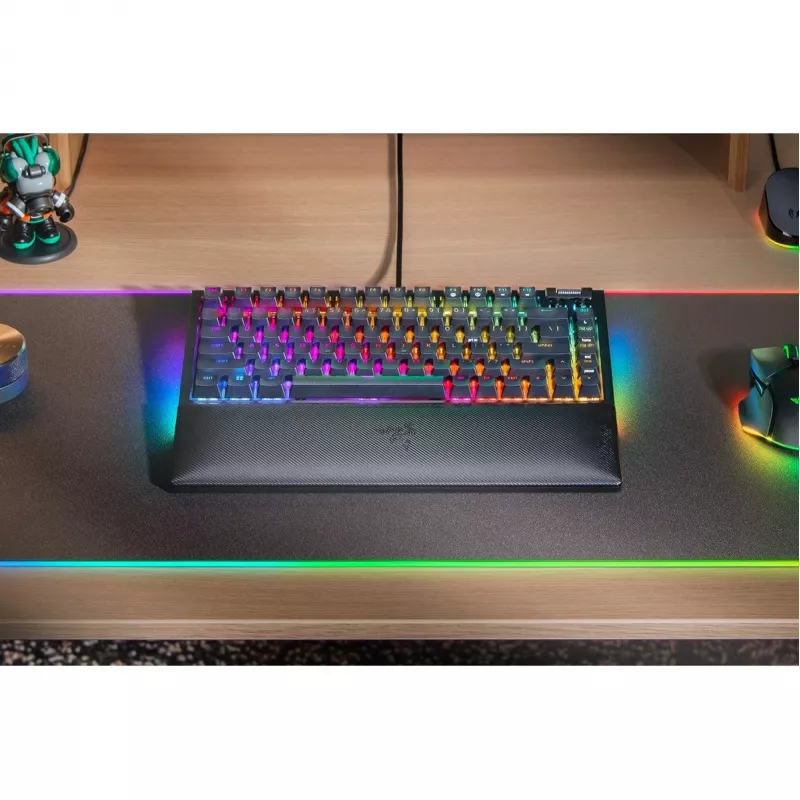 Razer BlackWidow V4 -pelinäppäimistö USB QWERTY US English musta