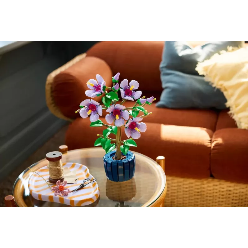 LEGO Botanical rakennussarja Hibiscus Flower 10372 – 660 osaa, näyttelymalli, 250×360×130 mm