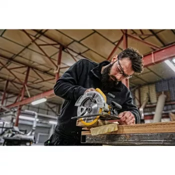 DeWALT DWE560 käsipyörösaha 18,4 cm 5500 kierr./min 1350 W