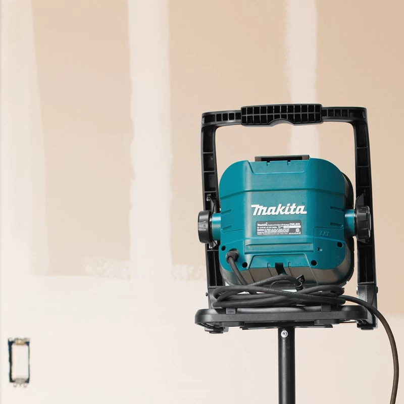 MAKITA VALAISIN 18V/14,4V DEADML805 LED 1150lx/750lm +AC POWER