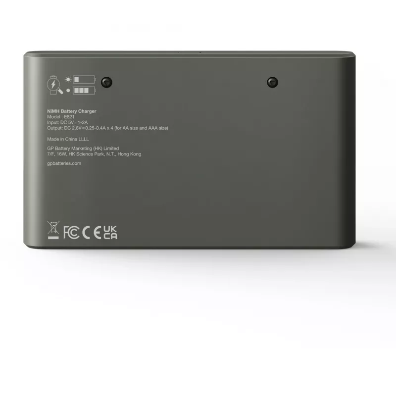 Akkulaturi GP E821 NiMH AA- ja AAA-akuille, malli E821