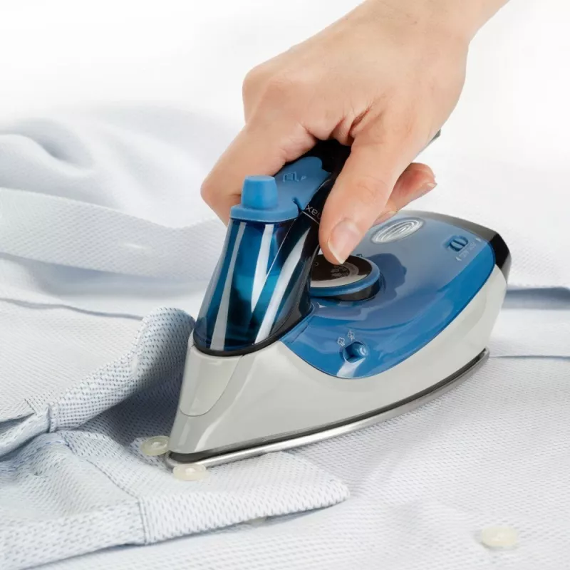 Matkahöyrysilitysrauta Black+Decker BXIR1000E