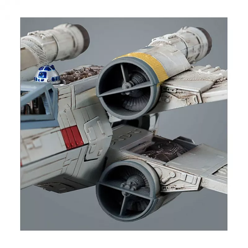 Revell-pienoismallirakennussarja ”Shuttle” mittakaavassa 1:72 — X-Wing Starfighter, pituus 100 mm