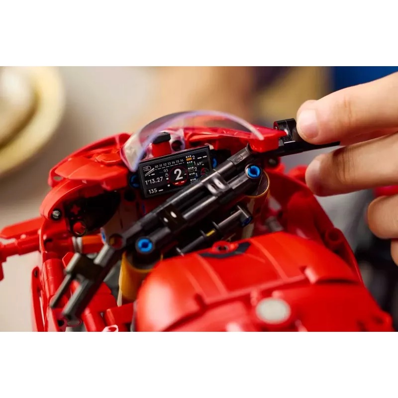 LEGO TECHNIC 42202 Ducati Panigale V4 S -moottoripyörä
