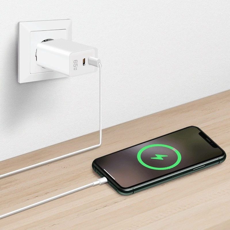 Kaksois-USB-pistorasiasovitin 65W, 2xUSB-C, valkoinen