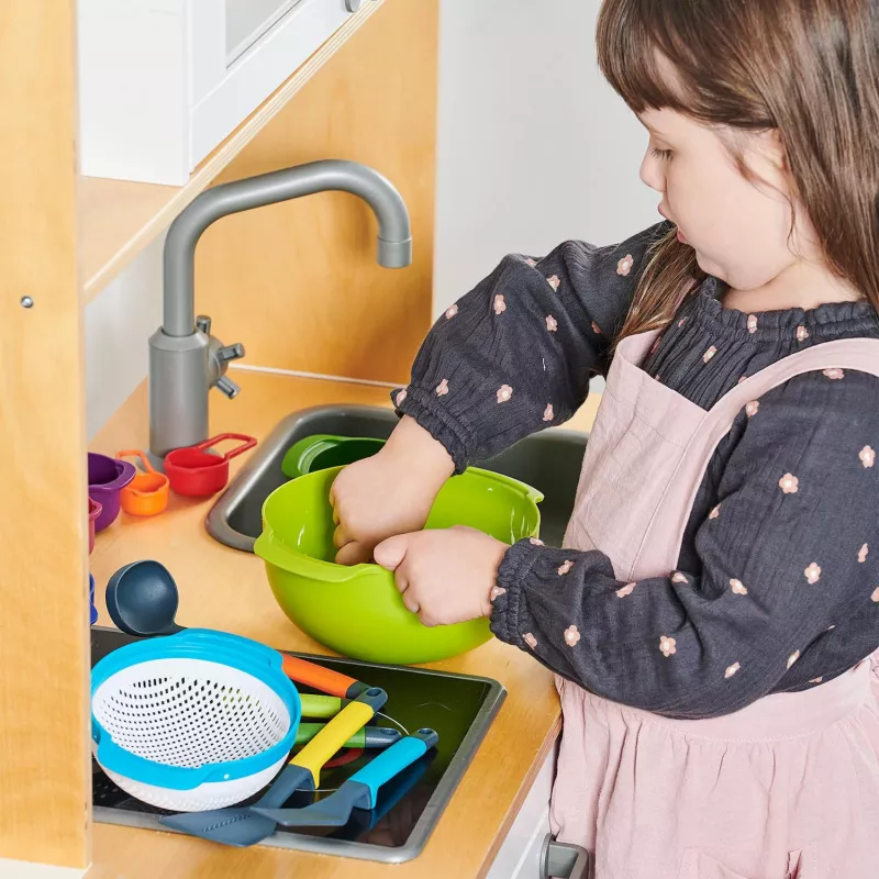 Joseph Joseph Kitchen Essentials -sarja, leikkikeittiö