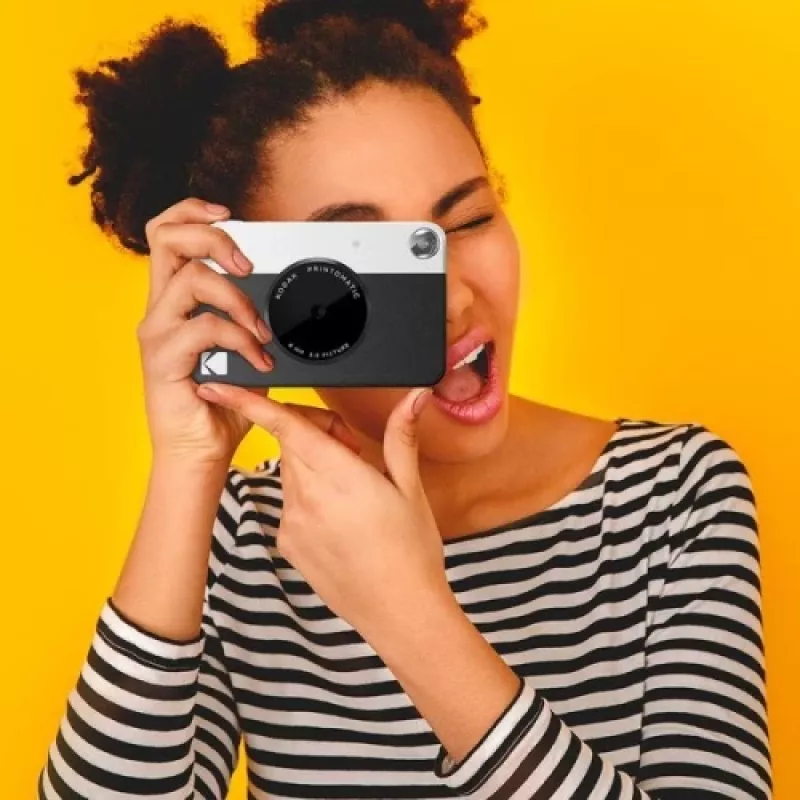 Kodak PRINTOMATIC pikakamera, 2x3 tuumaa, musta