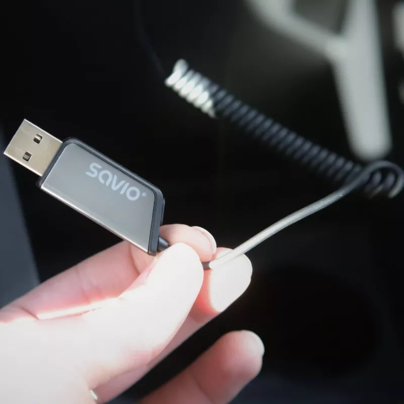 Savio TR-16 lähetin AUX-adapteri handsfree-toiminnolla, Bluetooth 5.3, Google Assistant/Siri