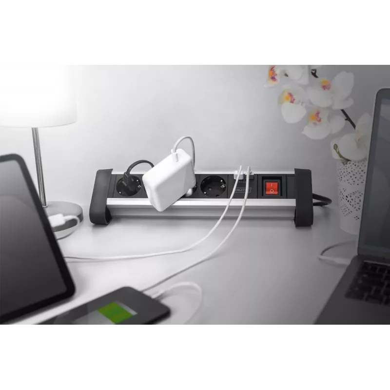 Digitus DA-70614 jatkojohto 2x USB-liitännällä