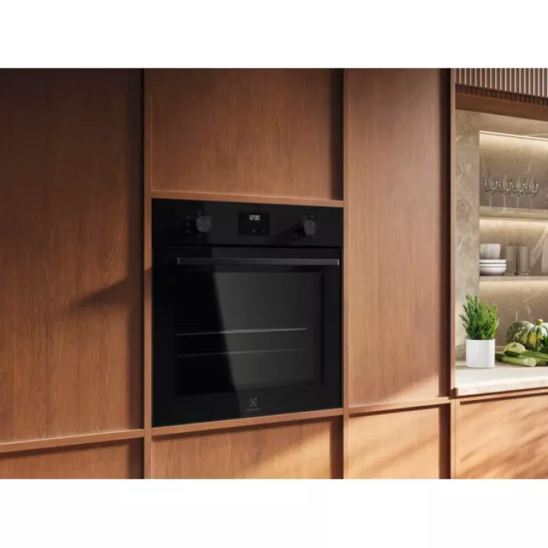 Kalusteisiin asennettava sähköuuni Electrolux LOF3H10K — energiatehokkuusluokka A+