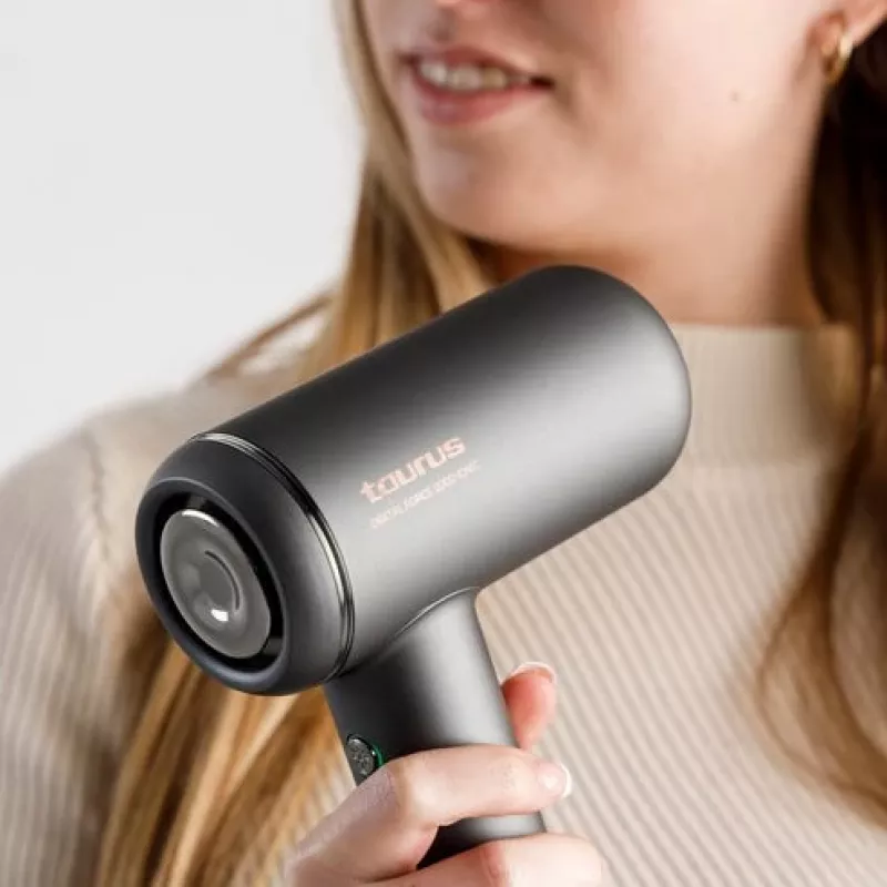 Taurus DIGITAL FORCE 2000 IONIC hiustenkuivaaja 1800 W musta