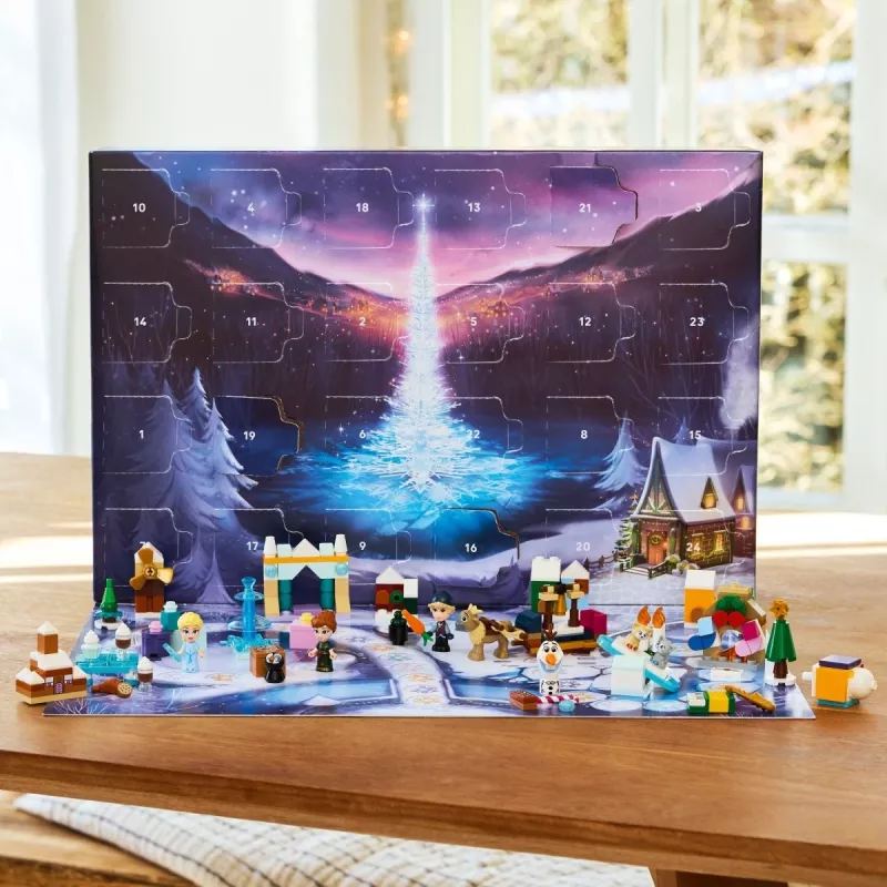 LEGO Disney Frozen -joulukalenteri 2025 -rakennussarja 43273 — 231 osaa, 4 minihahmoa, ikä 5+