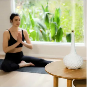 Aroma-diffuusori HoMedics ARM-508WT 7-värisellä LED-valolla ja 4 ajastinasetuksella