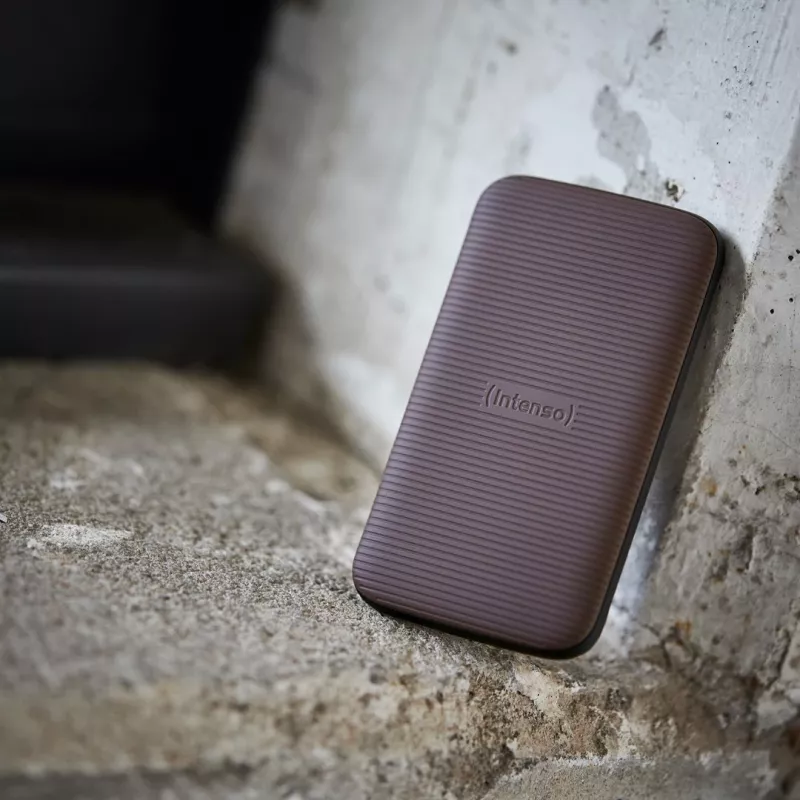 Intenso TX500 - SSD - 2TB - ulkoinen (kannettava) - USB 3,2 Gen 2x1 (USB-C-liitin) - ruskea (3827470)