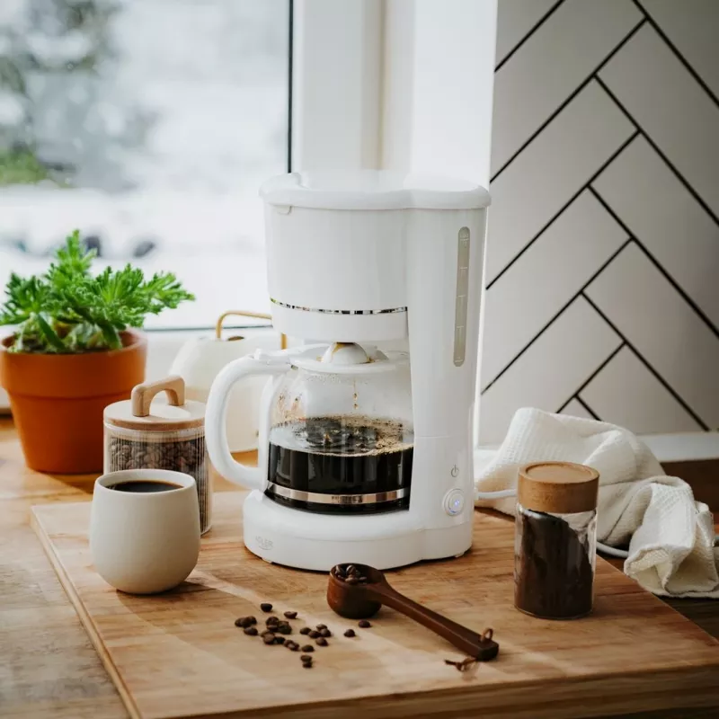 Adler AD 4383w suodatinkahvinkeitin jauhetulle kahville 1,5 L valkoinen