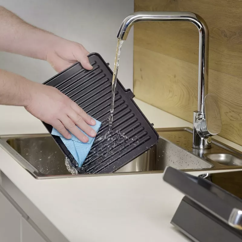 Kontaktigrilli Severin KG 2399 musta ruostumaton teräs 1800 W