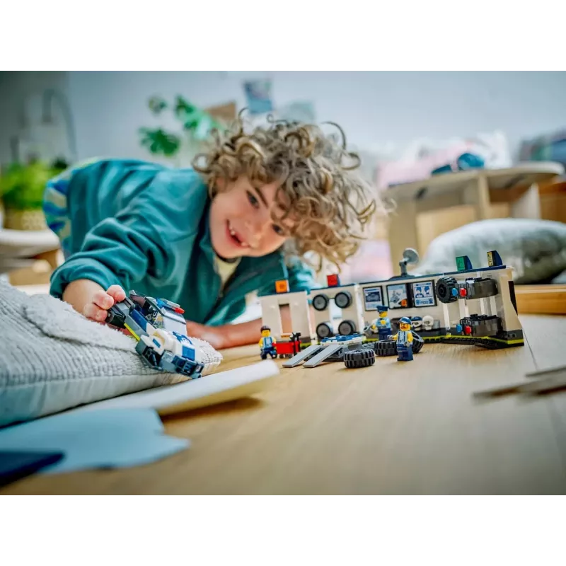 LEGO CITY 60457 mukautettu poliisiautotalli