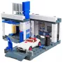 Bosch huoltoasema autolla ja pesulalla