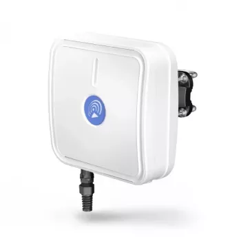 Suunta-antenni QuWireless QuMax — suunnattu PoE/LAN-antenni 0,694–2,7 GHz, jopa 6 dBi, valkoinen