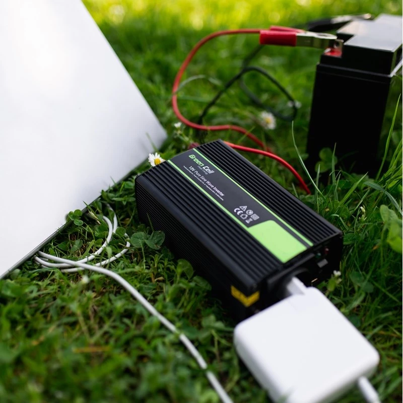 Vaihtosuuntaaja Green Cell INV15 3000W DC 12V AC 230V, USB-liitäntä, aktiivinen jäähdytys, musta