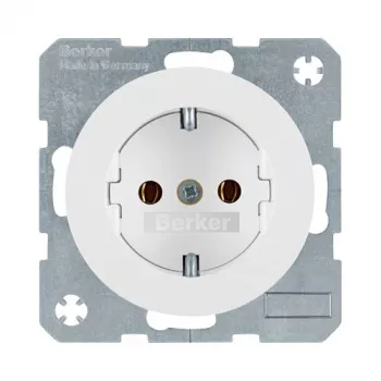 Pistorasia Type-F Berker 47432089, 16 A, 250 V, valkoinen, termoplasti
