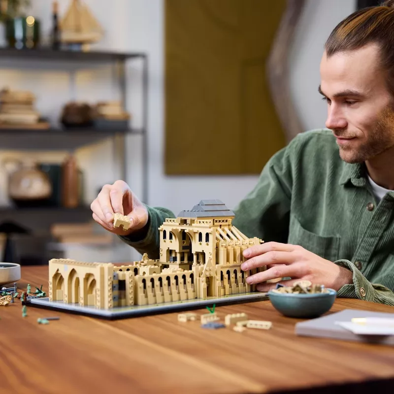 LEGO Architecture Notre-Dame de Paris setti aikuisille 21061