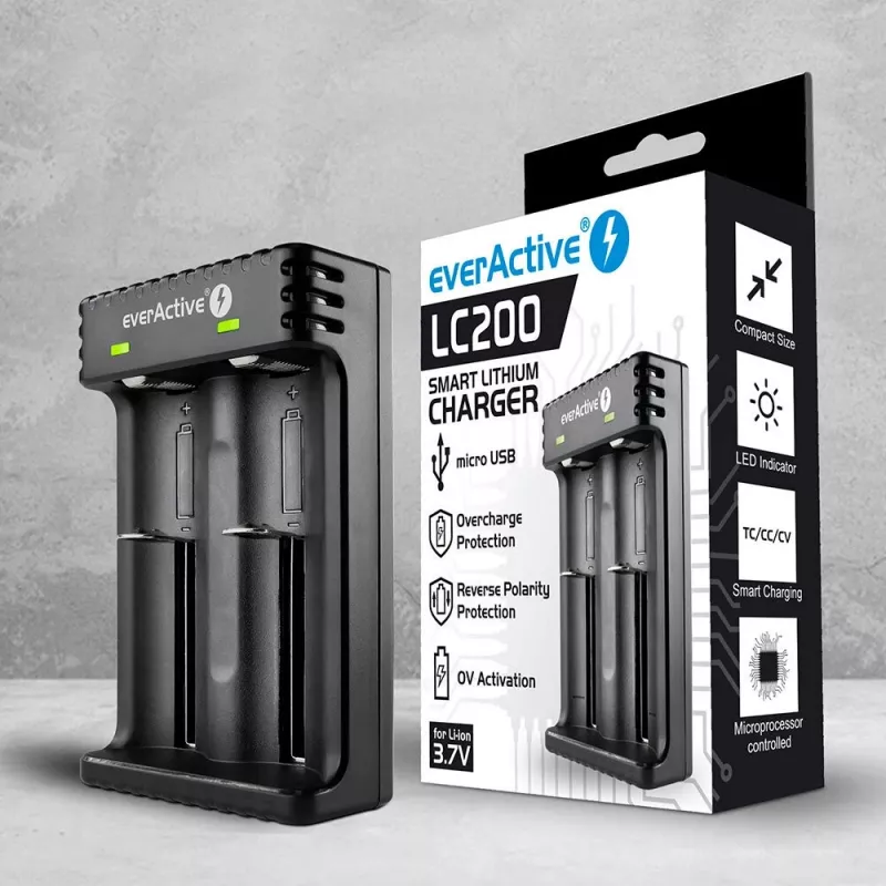 Akkulaturi everActive LC200 kotitalous USB, 2 paikkaa, Li-Ion, tukee A/AA/AAA/AAAA/C/D, 5 V tulo, 4,2 V lähtö, musta