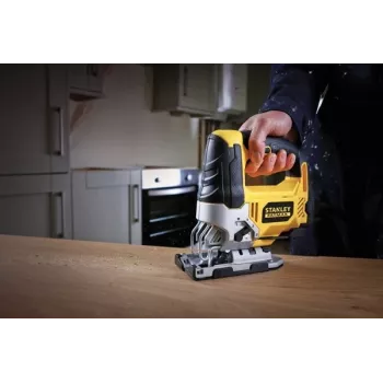STANLEY FME340K pistosaha — 710 W, 3000 iskua/min, leikkaussyvyys puu 85 mm, teräs 10 mm, kaariote, jiirinsäätö