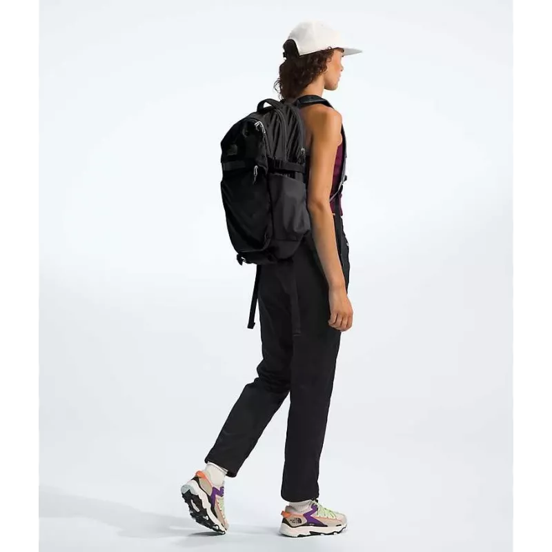 Kaupunkireppu The North Face Router - TNF Black/TNF Black