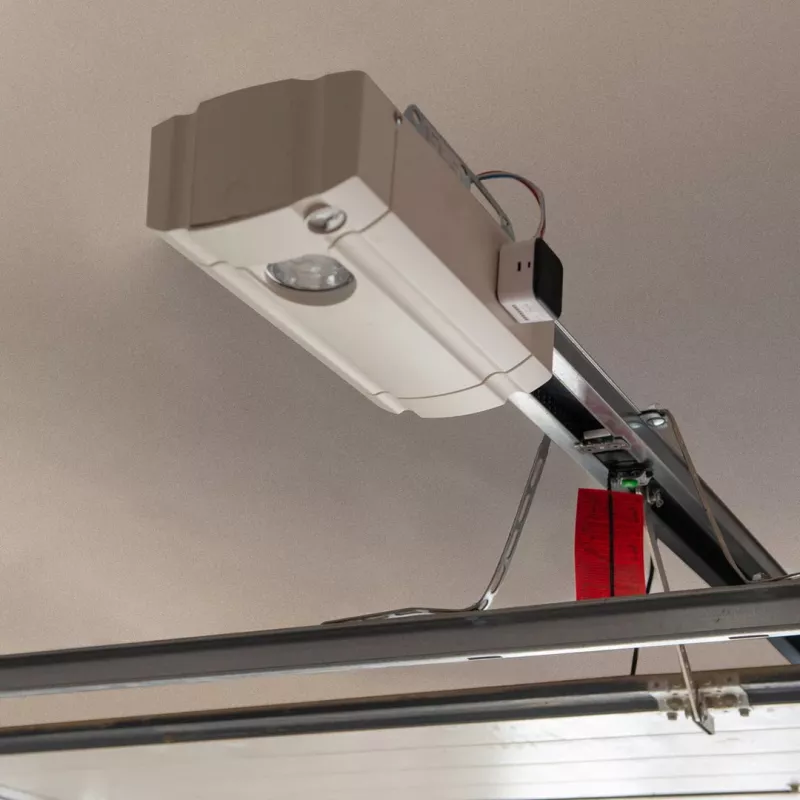 Yale Smart Opener Garage autotallinoven avaaja -lisävaruste