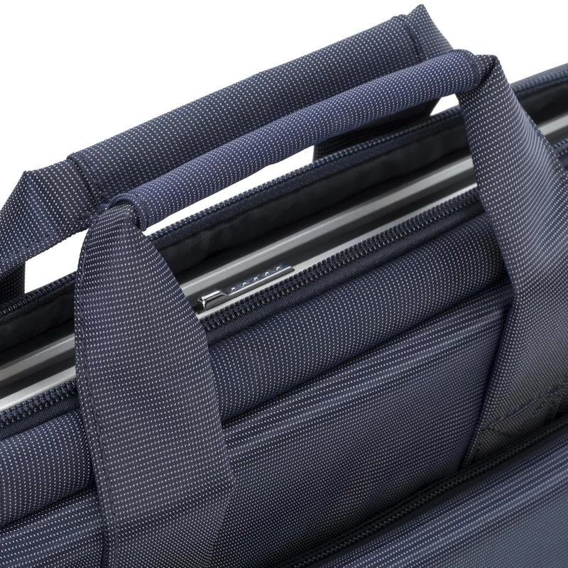 Olkalaukku Rivacase 8221 kannettaville enintään 33,8 cm (13,3 inch) – polyesteri, 0,53 kg