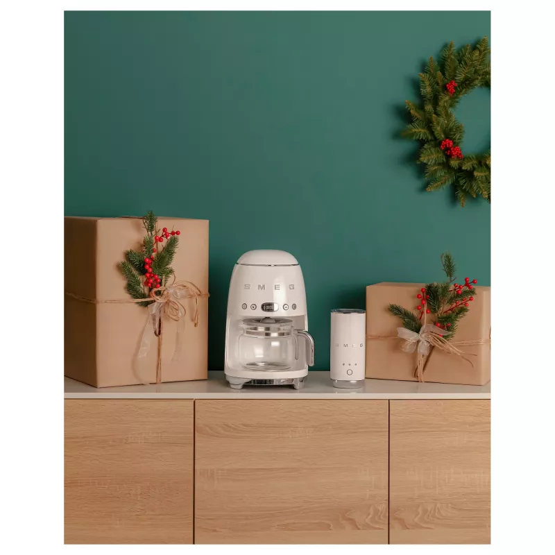 Smeg 50's Style DCF02CREU kahvinkeitin 1,25 litraa kerma