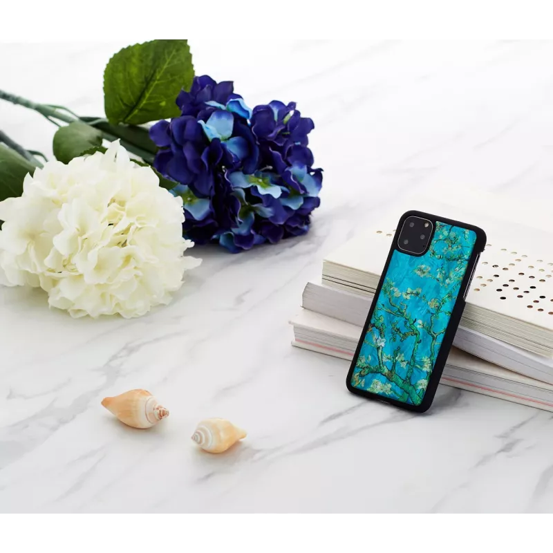 Suojakotelo iKins iPhone 11 Pro Max – Almond Blossom musta
