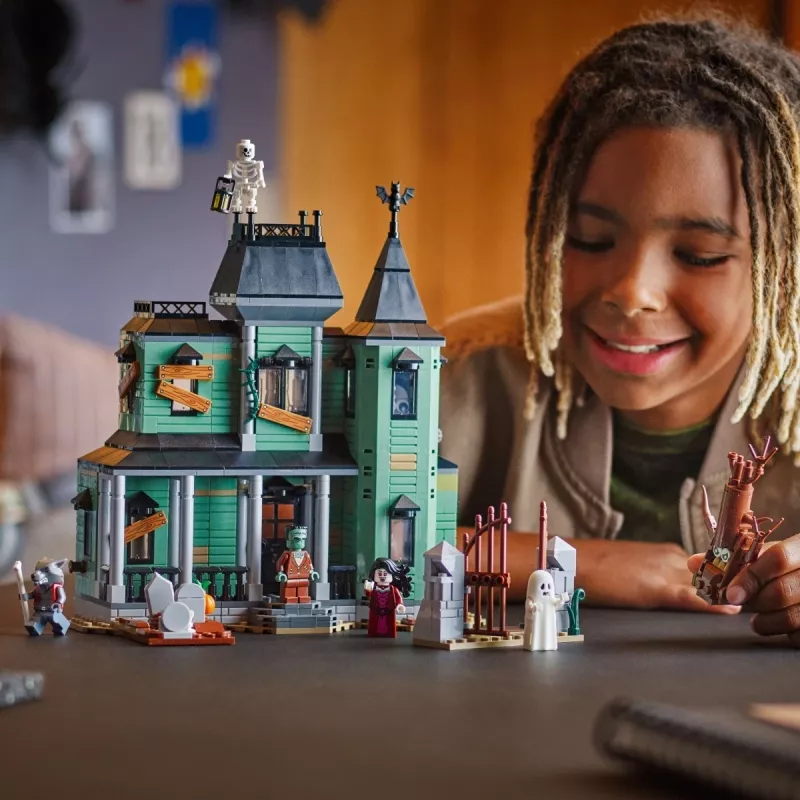 Rakennuslelu LEGO Creator 3-in-1 Spukhaus malli 31167 – 736 osaa, 3 mallia, 5 minifiguuria