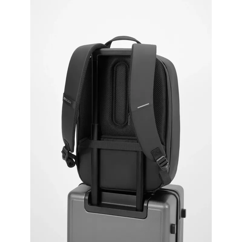 XD Design ANTI-THEFT reppu Bobby Edge musta tuotenumero: P706.2501