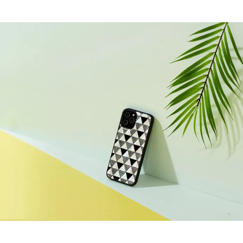 iKins suojakotelo Apple iPhone 12 / 12 Pro — pyramidikuvio, musta