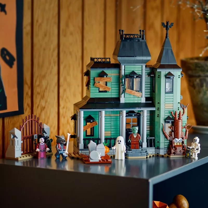 Rakennuslelu LEGO Creator 3-in-1 Spukhaus malli 31167 – 736 osaa, 3 mallia, 5 minifiguuria