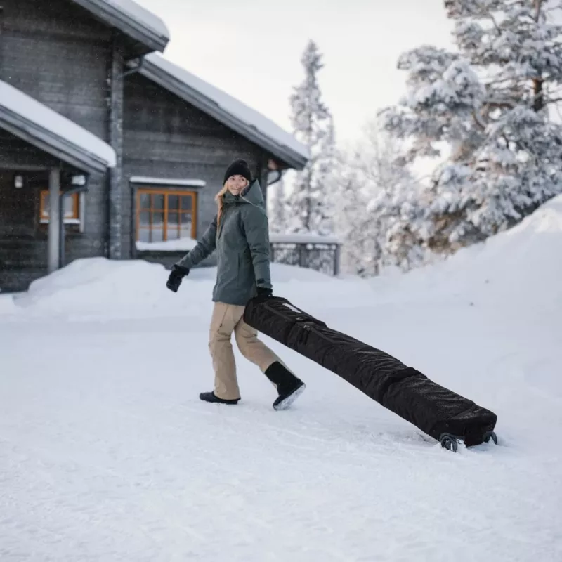 Thule 5176 Roundtrip pyörillä liikkuva lumilautalaukku 165 cm musta