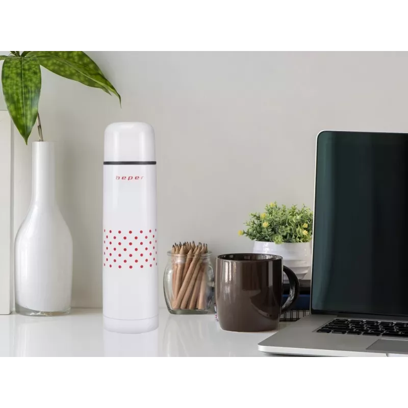 Beper BI.504 tyhjiöeristetty termospullo 500 ml, ruostumaton teräs, mukilla, punainen pilkullinen