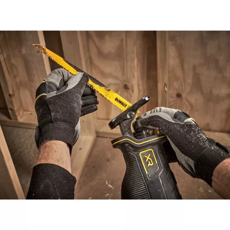 DeWALT DCS382N-XJ puukkosaha